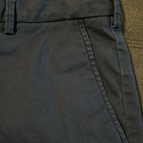 IZOD Saltwater Stretch Shorts - Picture 3 of 4